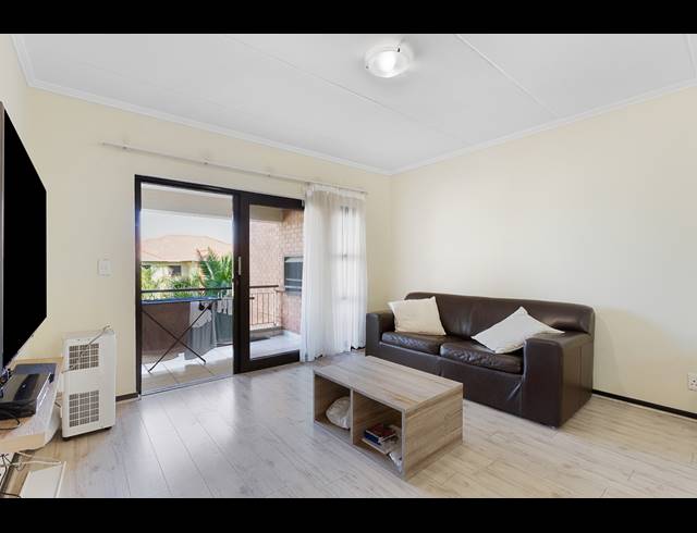 2 BEDROOM APARTMENT FOR SALE IN SUNNINGHILL